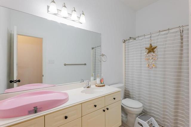 Building Photo - 2209 Swallow Ln