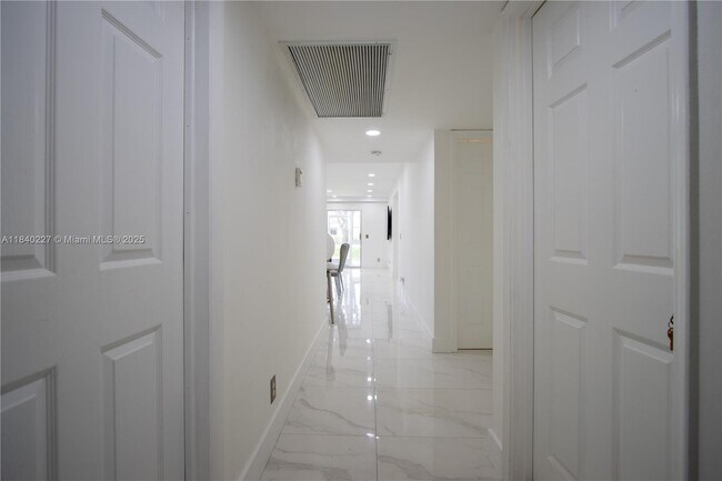 Building Photo - 12850 SW 4th Ct
