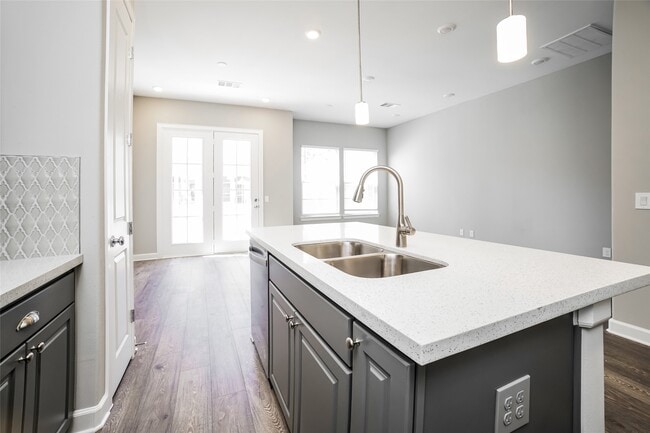 Building Photo - 5110 Royal Heath Dr