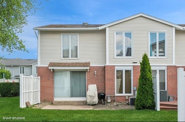 Building Photo - 532 Hummingbird Ln