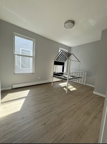 177 Van Nostrand 3F - 174 Van Nostrand Ave