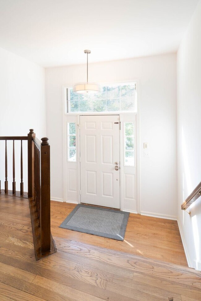 Building Photo - Fabulous Home in Aquia Harbor