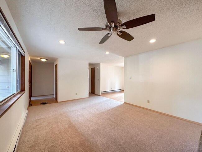 Building Photo - 3bd/1ba Redmond Home