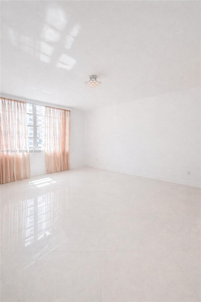 Building Photo - 2780 NE 183rd St