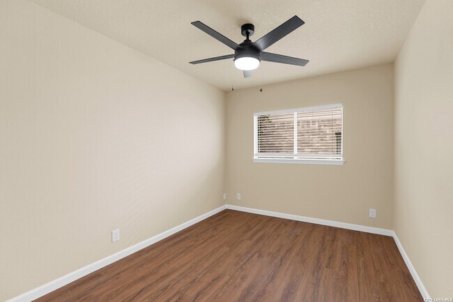 Building Photo - 10802 Winter Creek