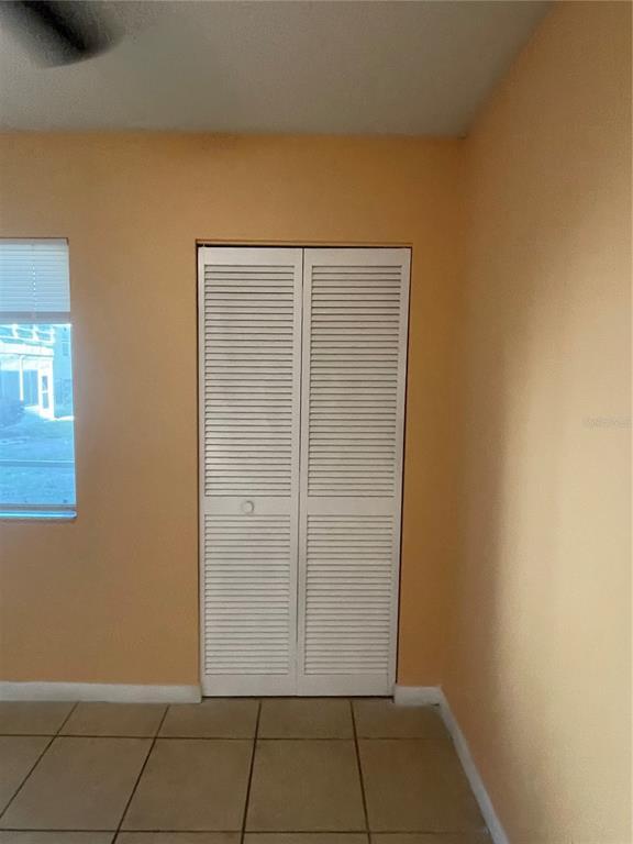 Building Photo - 549 Fairways Dr