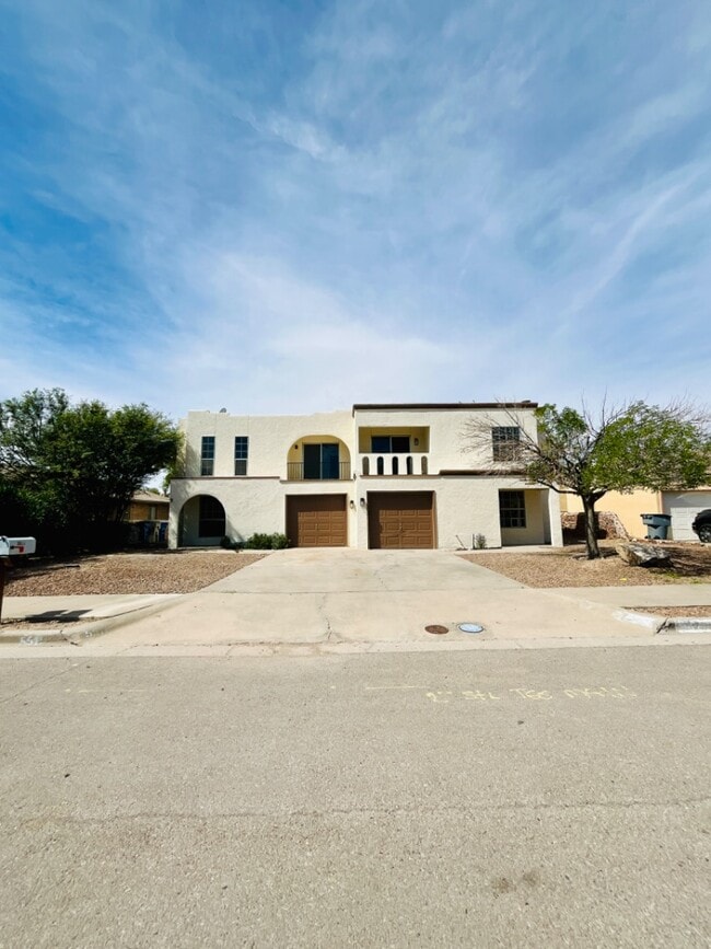 Primary Photo - 5509 Oakbriar Cir