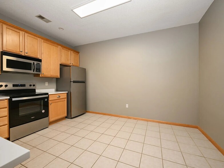 Building Photo - 770 Wisconsin Ave N