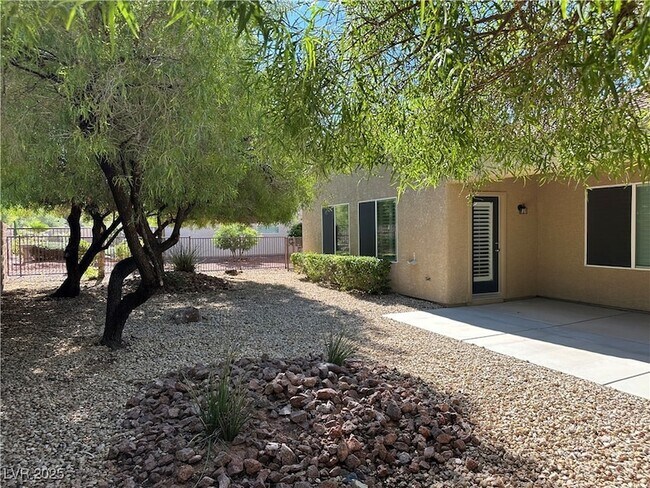 Building Photo - 2264 Laurel Heights Ln