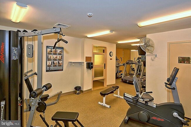 Building Photo - 3701 S George Mason Dr