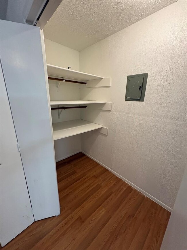 Building Photo - 1011 Chesapeake Dr