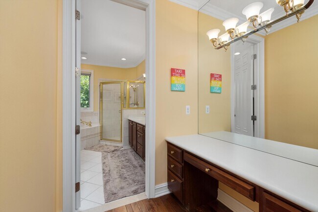 Building Photo - 7040 Royal Villa Ct