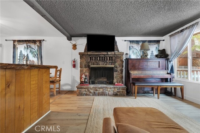Building Photo - 360 Maple Ln