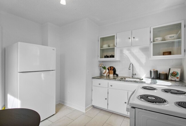 Building Photo - 1301 Orchard Rd