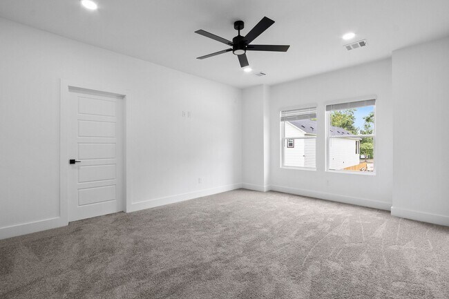 Building Photo - 6623 Cohn St