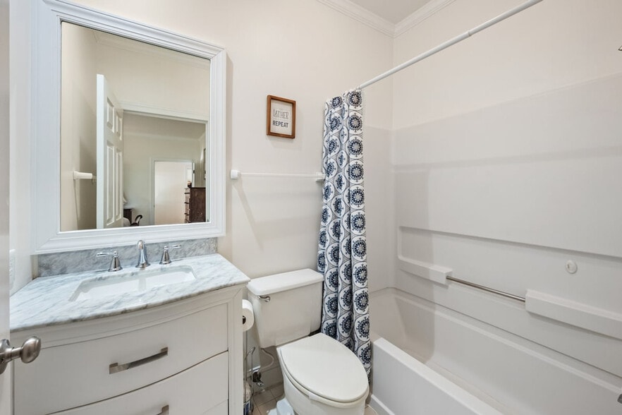 Building Photo - 235 Golden Bear Dr