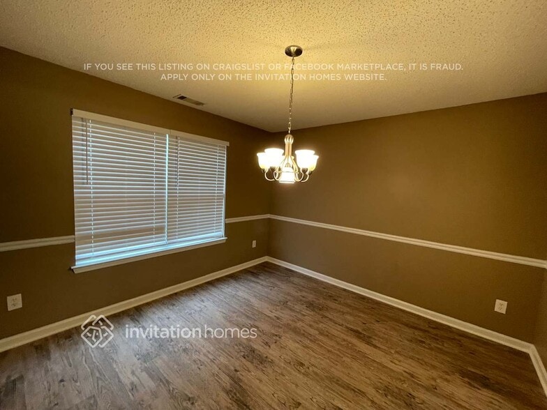 Building Photo - 3785 Tor Way