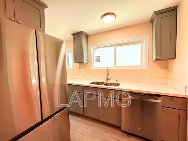 Building Photo - 714-716 El Centro Street