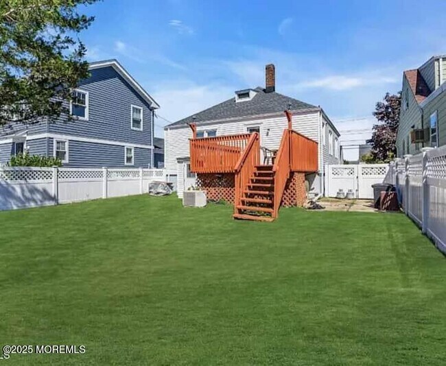 Building Photo - 321 16th Ave