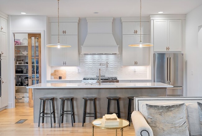 Building Photo - 3733 Estes Rd