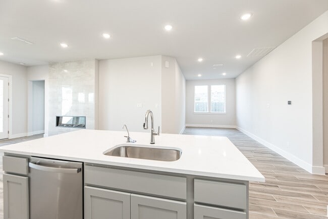 Building Photo - 26319 Camden Cyn Ave