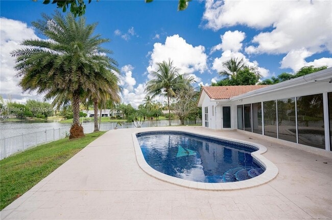 Building Photo - 9881 SW 1st Ct