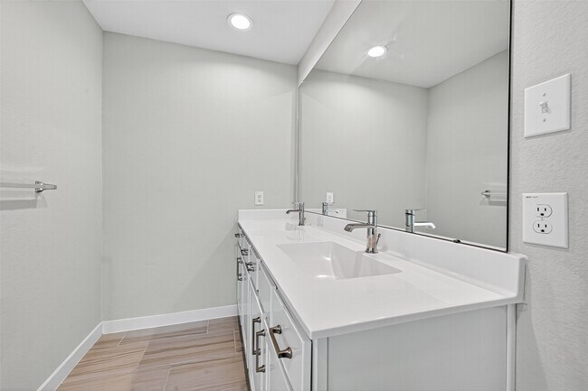 Building Photo - 15135 Timberson Rdg Ln