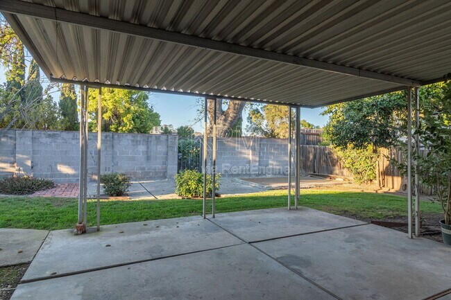 Building Photo - 1217 Aberdeen Ave