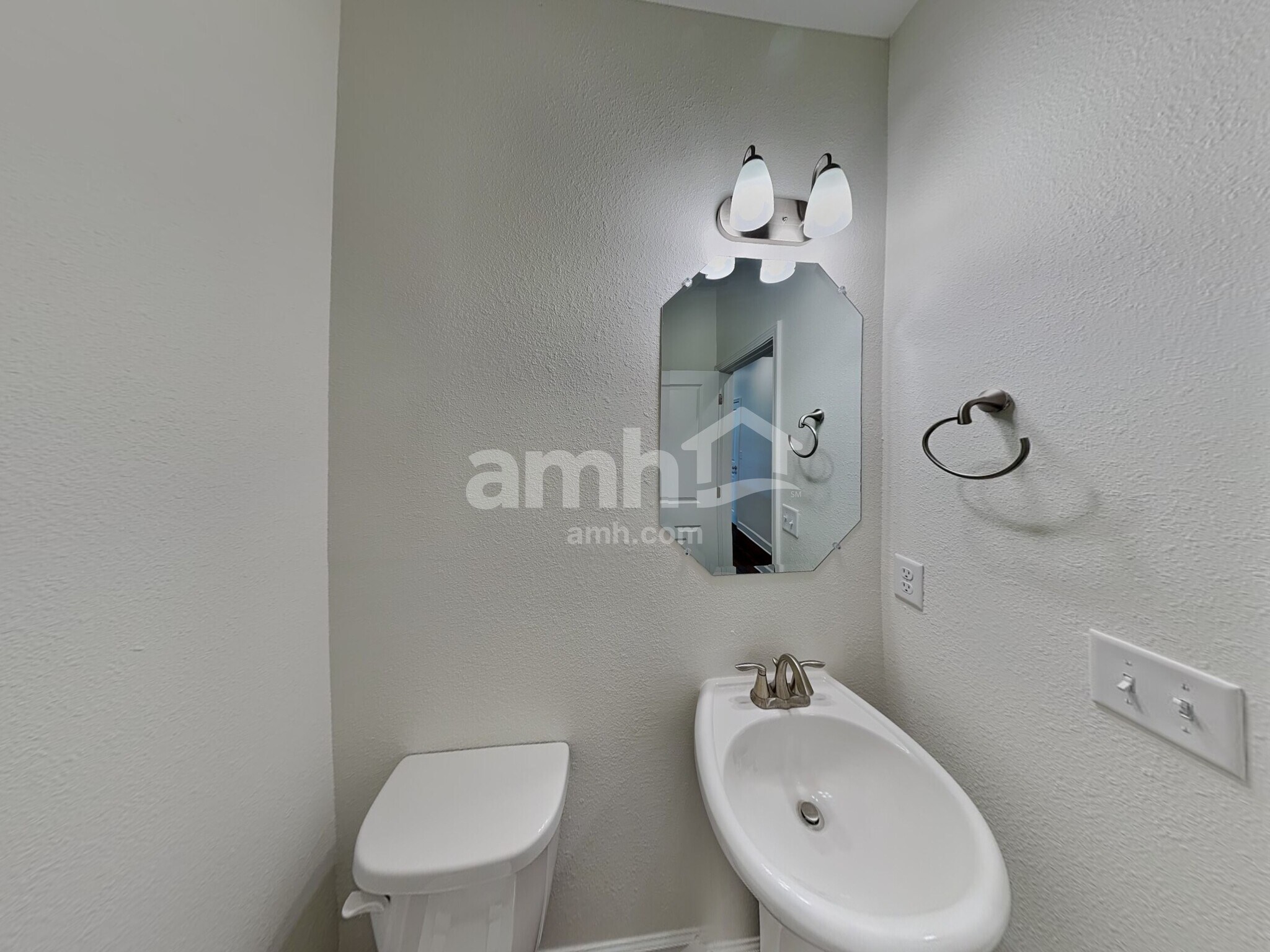 Building Photo - 378 Sandstone Dr