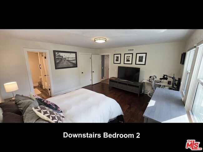 Building Photo - 4744 Haskell Ave