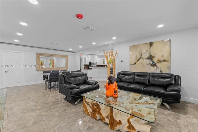 Building Photo - 2925 Coral Shores Dr