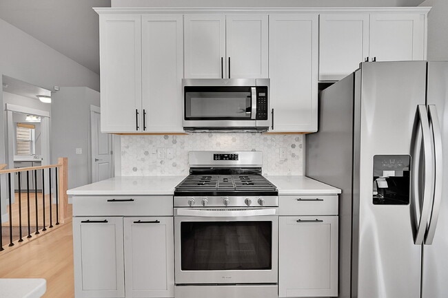 Building Photo - $2,650.00, 5-bed, 3-bed ranch-style home located in Colorado Springs with a large back yard.