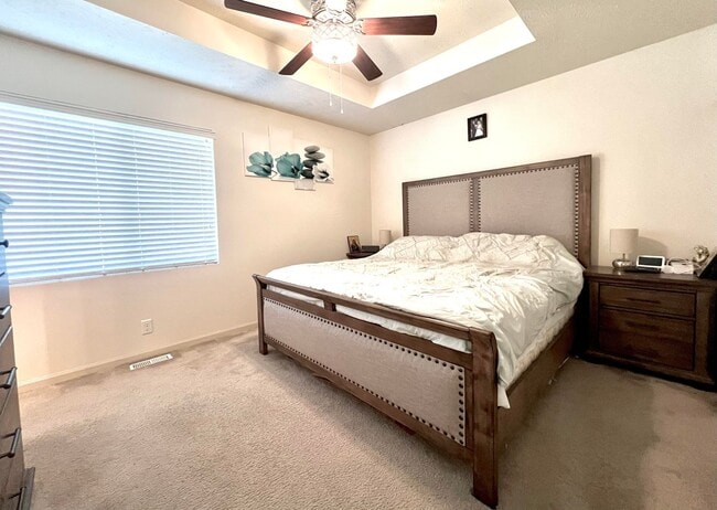 Building Photo - SW Home with great floorplan and private b...