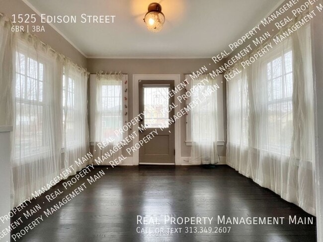 Building Photo - 1525 Edison St