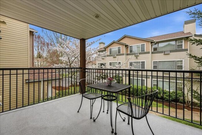 Building Photo - $1,995 • Modern 2BR Condo in Tanasbourne – Garage Included!