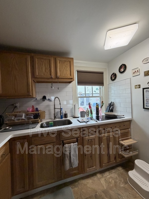 Building Photo - 32 Intervale Ave