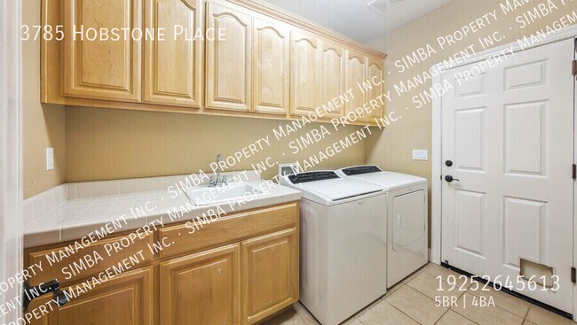 Building Photo - 3785 Hobstone Pl