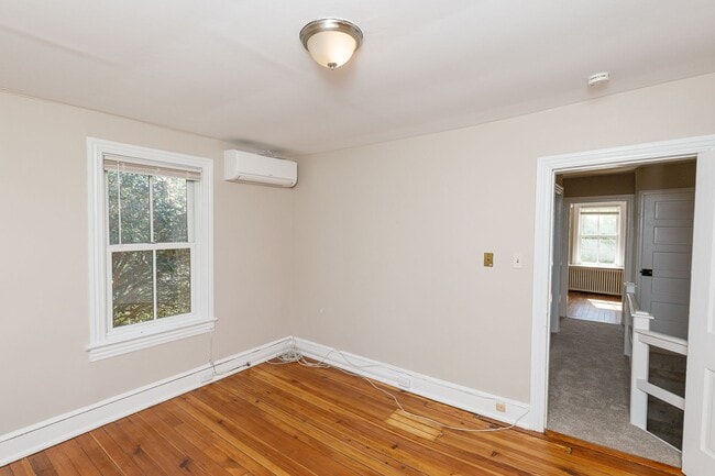 Building Photo - 1525 Elliot Pl NW