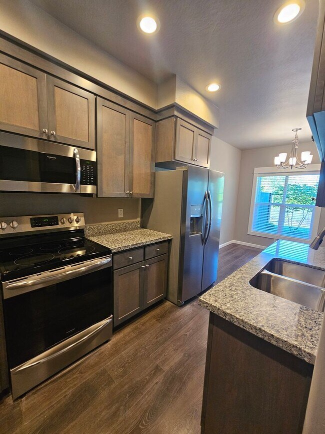 Building Photo - 3593 Juanipero Way