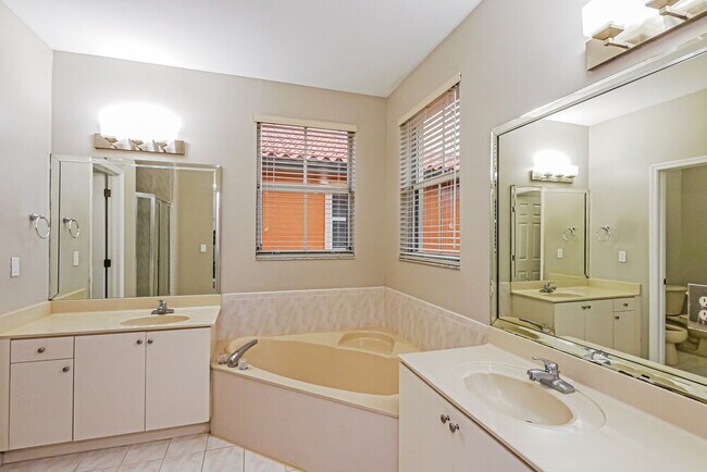 Building Photo - 15251 SW 26th Terrace