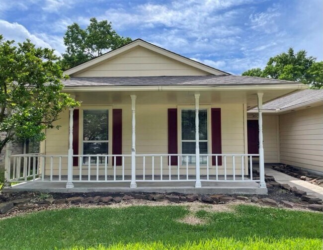 Building Photo - 21311 Meadowhill Dr