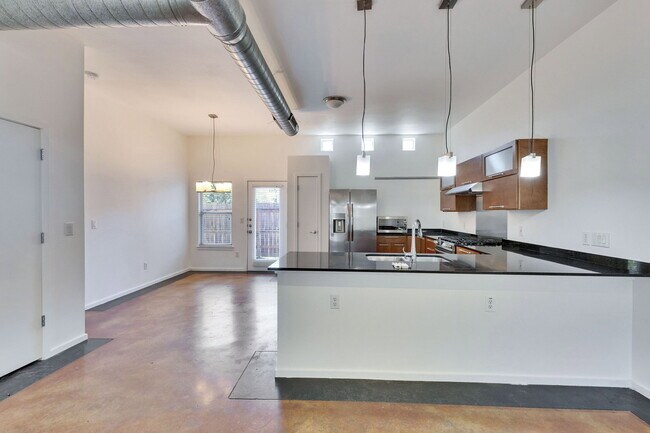 Building Photo - 3808 Menchaca Rd
