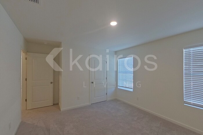 Building Photo - 112 Flat Rock Ml Trl