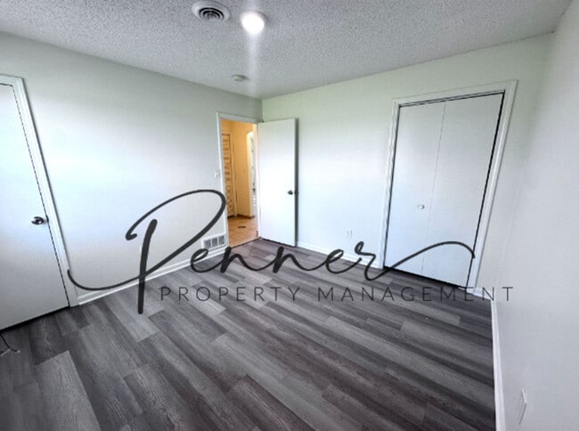 Building Photo - 3808 SW 8th Ter