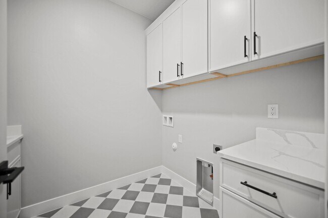 Building Photo - 362 Firerock Way