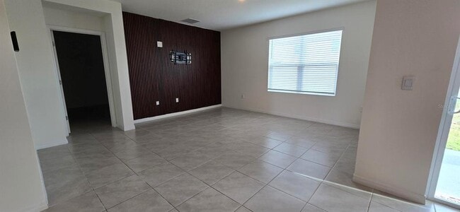 Building Photo - 804 Horsetail Dr