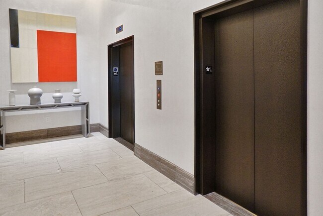 Building Photo - 100 Lovejoy Pl