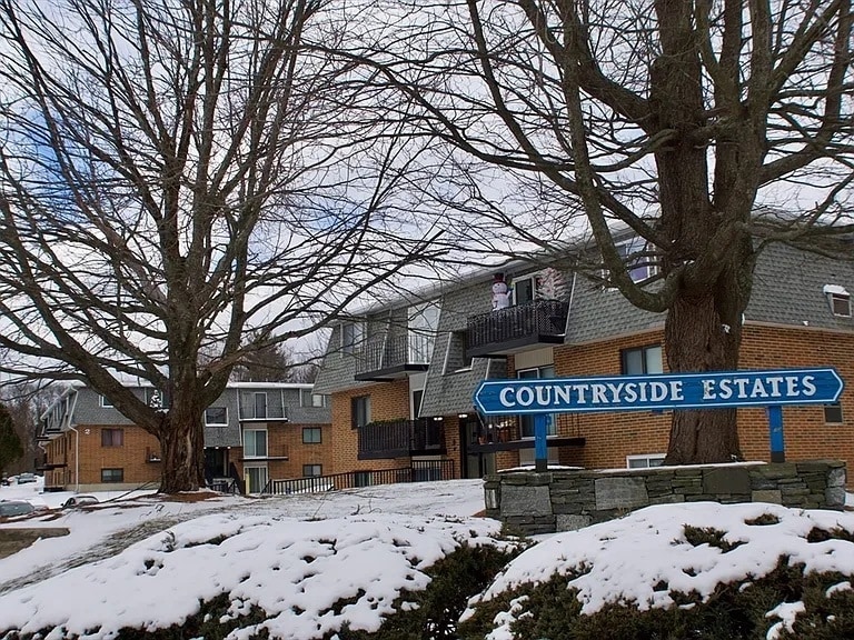 Building Photo - 176 Maple Ave