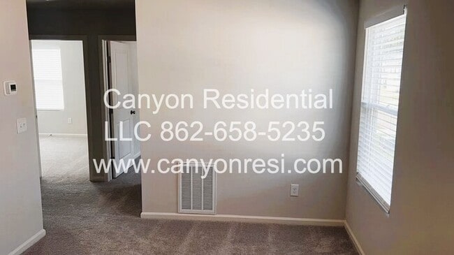 Building Photo - 740 Wayfinder Run