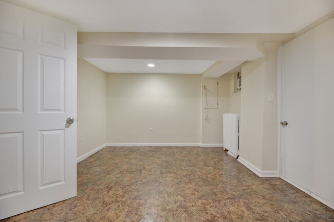 Building Photo - 618 Columbia Rd NW